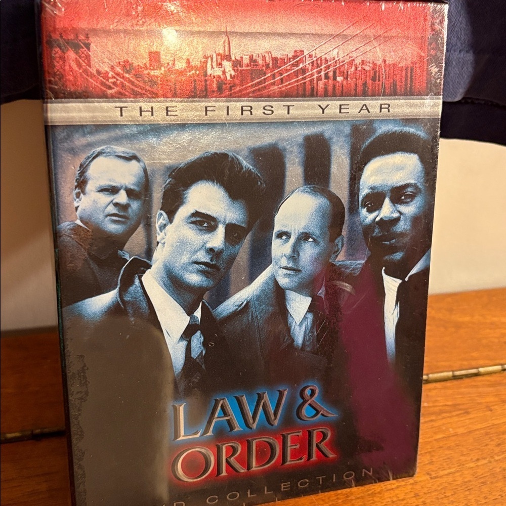2002 Law & Order The First Year DVD Collection 22 Episode Box Set 6 Discs Sealed - Picture 17 of 17